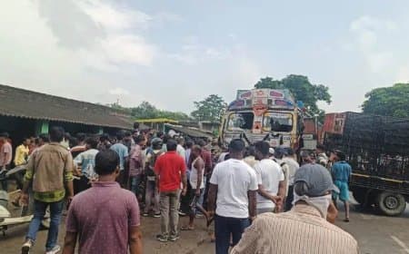 हरियाणा: अनियंत्रित ट्रक ने स्कूल जा रहीं दो छात्राओं को कुचला... मौके पर ही दोनों ने तोड़ा दम, ट्रक चालक फरार हरियाणा: अनियंत्रित ट्रक ने स्कूल जा रहीं दो छात्राओं को कुचला... मौके पर ही दोनों ने तोड़ा दम, ट्रक चालक फरार