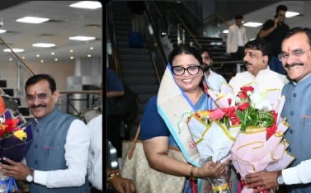 भोपाल पहुंचे भाजपा के नए प्रभारी बिप्लब देव और सह-प्रभारी रेखा वर्मा ... एयरपोर्ट पर वीडी शर्मा ने किया स्वागत भोपाल पहुंचे भाजपा के नए प्रभारी बिप्लब देव और सह-प्रभारी रेखा वर्मा ... एयरपोर्ट पर वीडी शर्मा ने किया स्वागत