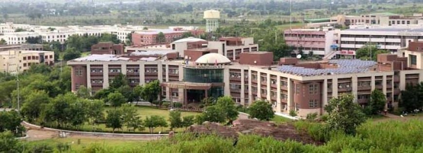 मध्य प्रदेश में RGPV के विभाजन और नाम बदलने पर सियासी घमासान, कांग्रेस ने सरकार को घेरा मध्य प्रदेश में RGPV के विभाजन और नाम बदलने पर सियासी घमासान, कांग्रेस ने सरकार को घेरा