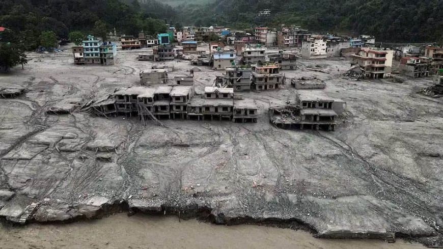 नेपाल में कुदरत का कहर: 400 अरब का नुकसान, 1,300 से अधिक मौतें और 5 हजार लोग अब भी लापता नेपाल में कुदरत का कहर: 400 अरब का नुकसान, 1,300 से अधिक मौतें और 5 हजार लोग अब भी लापता