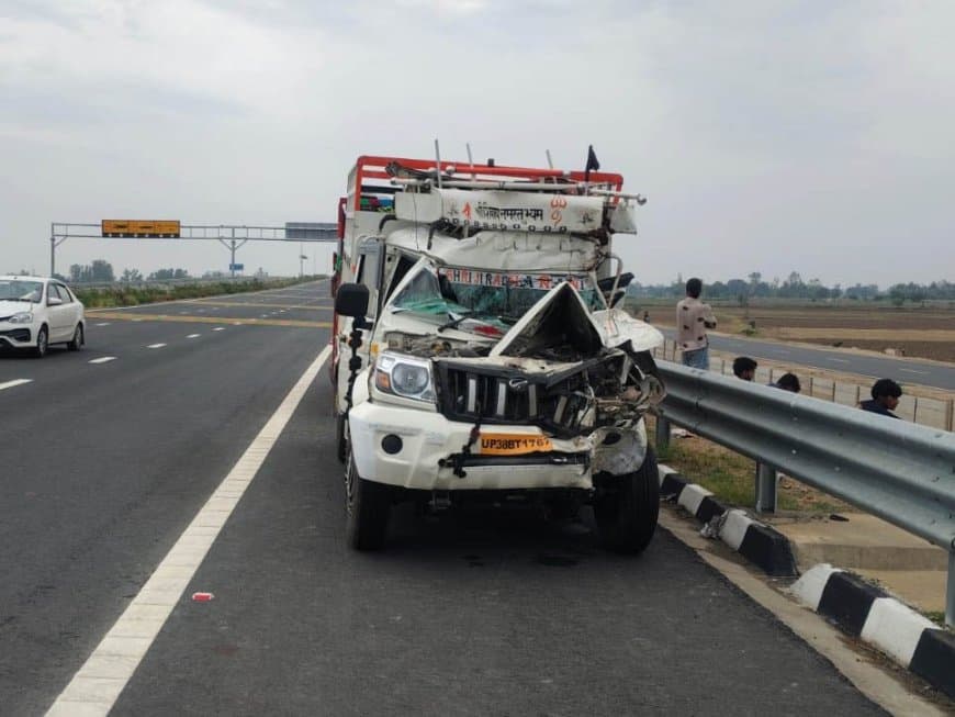 हरियाणा के झज्जर एक्सप्रेस-वे पर भीषण हादसा, दो श्रद्धालुओं की मौत, 24 से ज्यादा लहूलुहान हरियाणा के झज्जर एक्सप्रेस-वे पर भीषण हादसा, दो श्रद्धालुओं की मौत, 24 से ज्यादा लहूलुहान