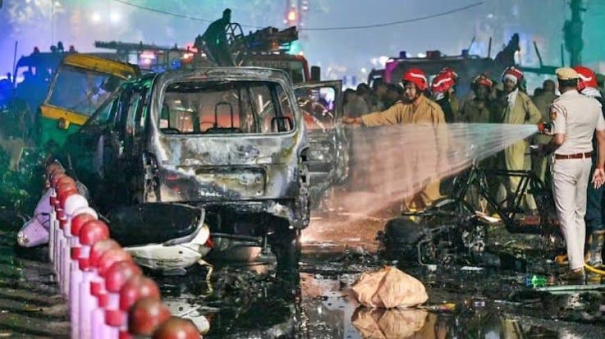 लाल किला ब्लास्ट चार्जशीट में बड़ा खुलासा: VBIED थी इस्तेमाल हुई Hyundai i20 कार, DNA जांच से उमर उन नबी की पहचान लाल किला ब्लास्ट चार्जशीट में बड़ा खुलासा: VBIED थी इस्तेमाल हुई Hyundai i20 कार, DNA जांच से उमर उन नबी की पहचान