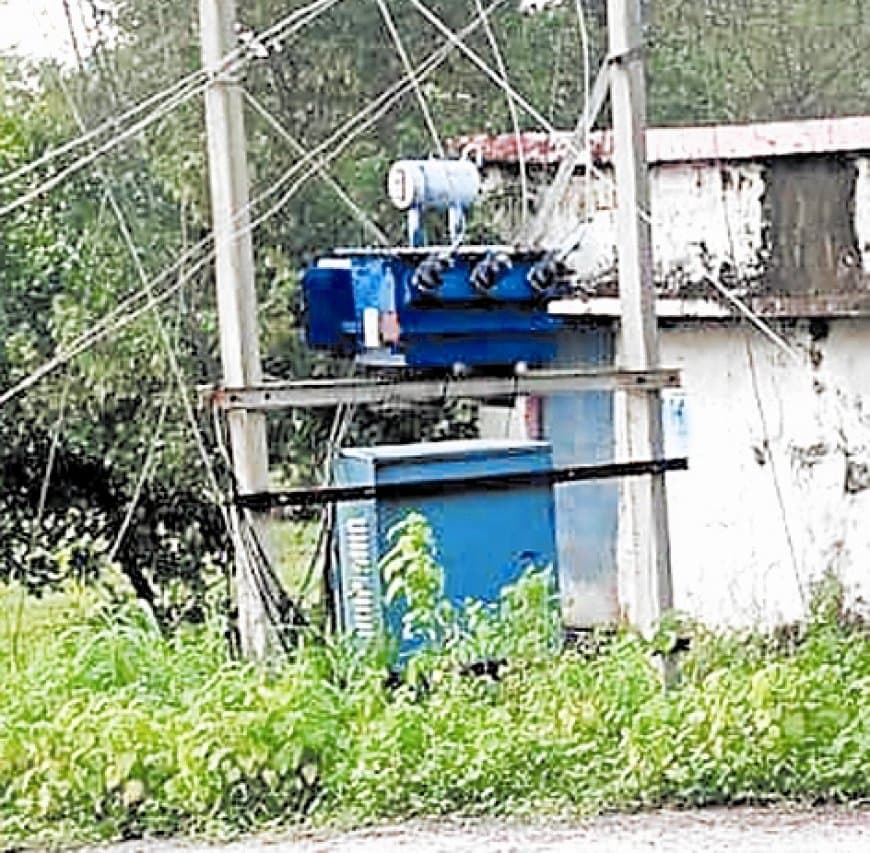 14 लाख बकाये के बीच सात दिन से अंधेरे में 300 घर, नियमित बिल वालों पर भी संकट 14 लाख बकाये के बीच सात दिन से अंधेरे में 300 घर, नियमित बिल वालों पर भी संकट