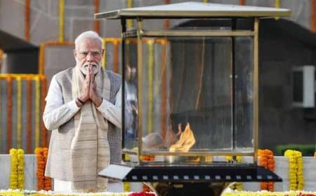गांधी और शास्त्री की जयंती: बापू को किया नमन, राष्ट्रपति और पीएम मोदी समेत तमाम शीर्ष नेताओं ने दी श्रद्धांजलि गांधी और शास्त्री की जयंती: बापू को किया नमन, राष्ट्रपति और पीएम मोदी समेत तमाम शीर्ष नेताओं ने दी श्रद्धांजलि