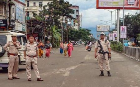 मणिपुर में फिर भड़की हिंसा: 2 दिन में 10 हत्याएं, कांगपोकपी और कामजोंग में कर्फ्यू मणिपुर में फिर भड़की हिंसा: 2 दिन में 10 हत्याएं, कांगपोकपी और कामजोंग में कर्फ्यू