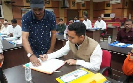 कार्तिकेय सिंह चौहान बने MP वॉलीबॉल संघ के अध्यक्ष, जल्द आएगी खेल नीति 2026 कार्तिकेय सिंह चौहान बने MP वॉलीबॉल संघ के अध्यक्ष, जल्द आएगी खेल नीति 2026
