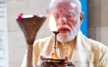 शारदीय नवरात्रि के नौवें दिन प्रधानमंत्री मोदी ने मां सिद्धिदात्री को किया नमन, शेयर किया खास भजन शारदीय नवरात्रि के नौवें दिन प्रधानमंत्री मोदी ने मां सिद्धिदात्री को किया नमन, शेयर किया खास भजन