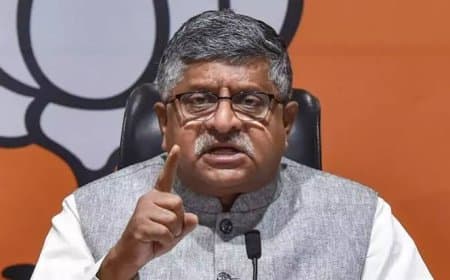 दिल्ली में 1 नवंबर की कांग्रेस रैली पर सियासत तेज: BJP ने राहुल गांधी पर साधा निशाना, व्यापारियों ने की तारीख बदलने की मांग दिल्ली में 1 नवंबर की कांग्रेस रैली पर सियासत तेज: BJP ने राहुल गांधी पर साधा निशाना, व्यापारियों ने की तारीख बदलने की मांग