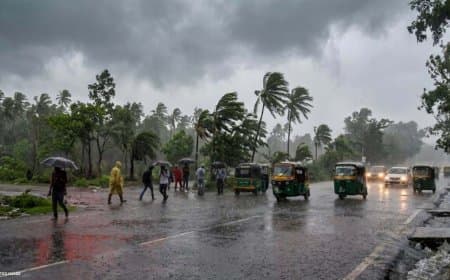 चक्रवात अर्नब का अटैक: ओडिशा और आंध्र में तबाही, मध्य प्रदेश समेत 15 राज्यों में बारिश और ठंड का असर चक्रवात अर्नब का अटैक: ओडिशा और आंध्र में तबाही, मध्य प्रदेश समेत 15 राज्यों में बारिश और ठंड का असर