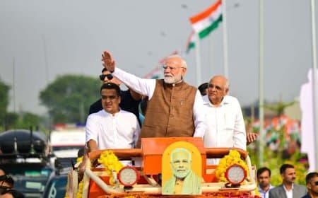 पीएम मोदी का विपक्ष पर तीखा हमला: बनासकांठा में आकर कोई भी नहीं कहता कि आलू से सोना बनाएगा पीएम मोदी का विपक्ष पर तीखा हमला: बनासकांठा में आकर कोई भी नहीं कहता कि आलू से सोना बनाएगा