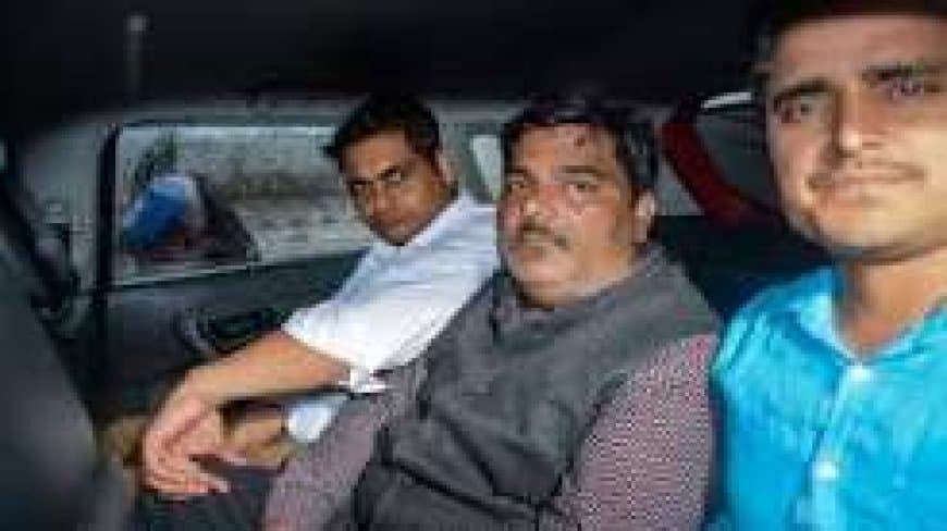 तहिर हुसैन को 2020 दिल्ली दंगा मामले में बड़ा झटका, कोर्ट ने दयालपुर आगजनी केस में ठहराया दोषी तहिर हुसैन को 2020 दिल्ली दंगा मामले में बड़ा झटका, कोर्ट ने दयालपुर आगजनी केस में ठहराया दोषी