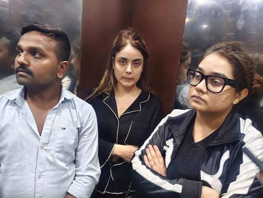 श्रद्धा दुबे नागपुर से गिरफ्तार: शिवा शर्मा मौत मामले में मॉडल, बहन और ड्राइवर पर शिकंजा श्रद्धा दुबे नागपुर से गिरफ्तार: शिवा शर्मा मौत मामले में मॉडल, बहन और ड्राइवर पर शिकंजा